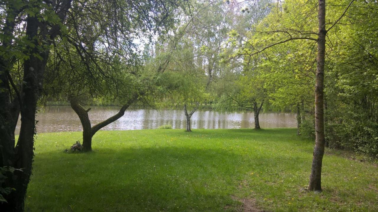 Gite Des Etangs De Beaulieu Le Plessis-Dorin Bagian luar foto